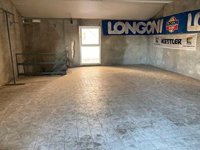 Appartamento quadrilocale in vendita in Via Giuseppe Garibaldi, Centro, Barzanò