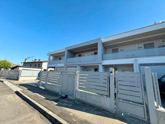 Casa quadrilocale in vendita in Via Santa P E Cerioli, ComezzanoCizzago