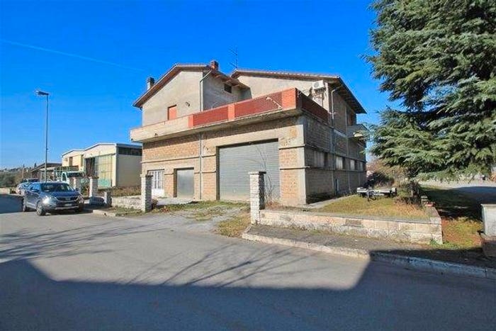 Casa con 6 locali in vendita in Via Forlì, Montepulciano Stazione, Montepulciano