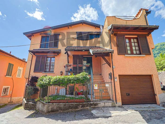Casa quadrilocale in vendita in Via Nazario Sauro, Centro, Cittiglio