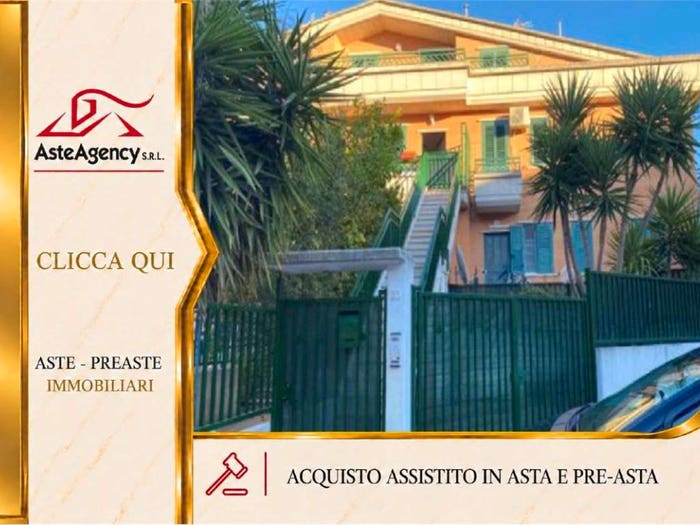 Casa con 6 locali in vendita in Via Eugenio Montale, Chieuti
