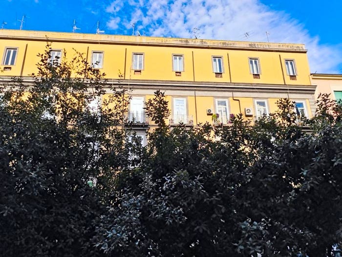 Appartamento quadrilocale in vendita in Via Santa Teresa degli Scalzi, Stella Materdei, Napoli