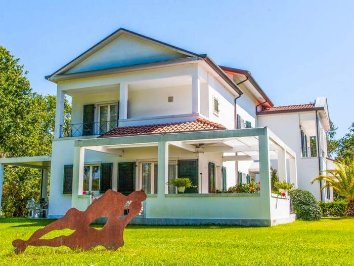 Casa con 6 locali in vendita in Via dei Fortini, Ronchi Poveromo, Massa