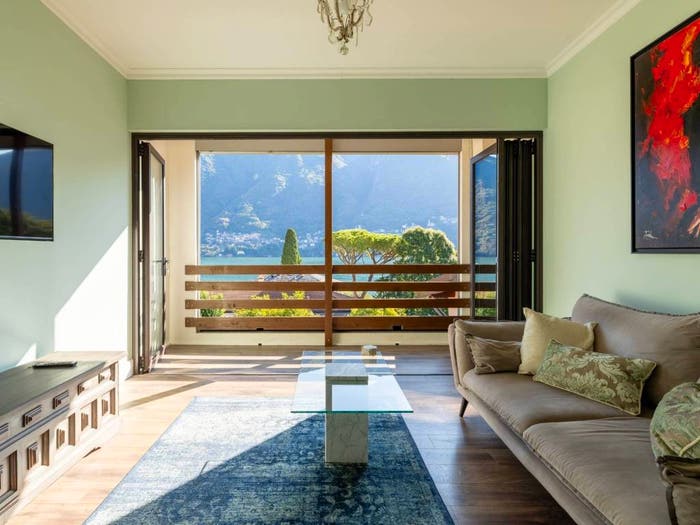 Appartamento quadrilocale in vendita in Via Giacomo Casella, Laglio
