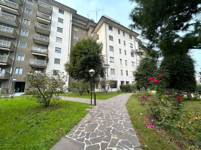 Appartamento bilocale in vendita in Via Massimo d'Azeglio, Centro, Rozzano