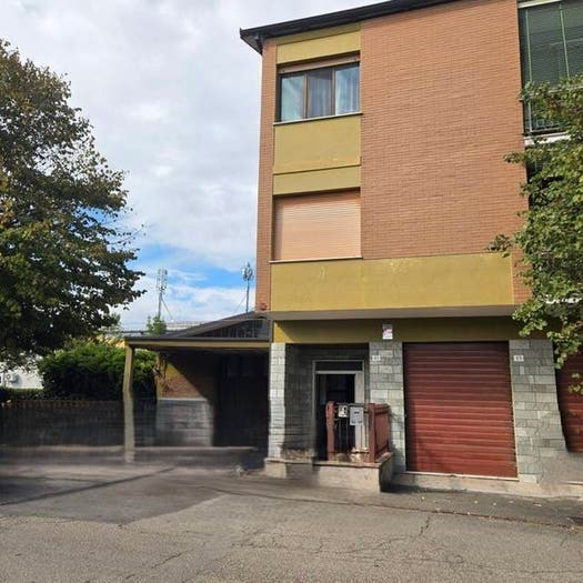Casa con 6 locali in vendita in Madonnina Tre Olmi, Modena