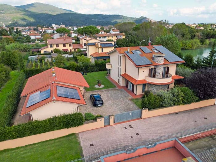 Casa con 6 locali in vendita in Via BGenovesi sud, Semicentro, Cascina