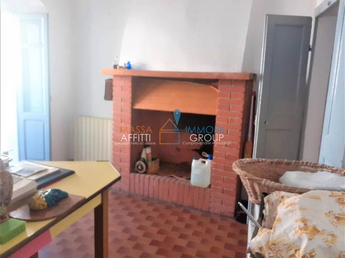 Casa con 6 locali in vendita in Piazza Castagnola, Castagnola, Massa