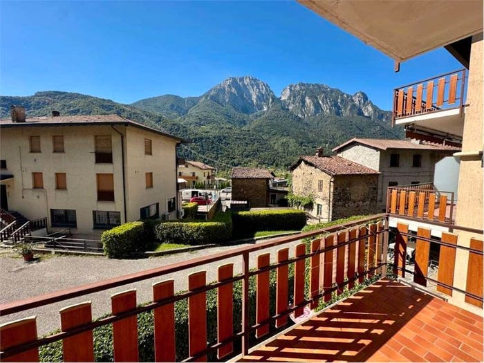 Appartamento trilocale in vendita in via garibaldi, Centro, Primaluna