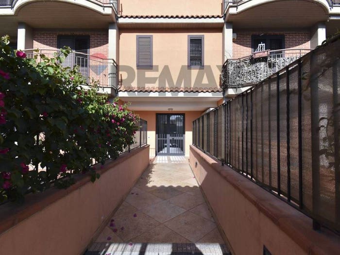 Appartamento con 5 locali in vendita in Via Emanuele Macrì, San Giovanni Tupparello, Acireale