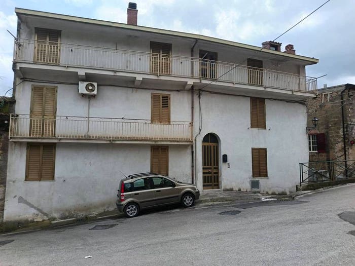 Casa con 6 locali in vendita in Via Torre, Moiano