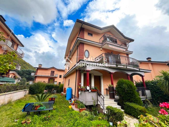 Casa con 6 locali in vendita in Via Acqua delle Noci, Centro, Monteforte Irpino