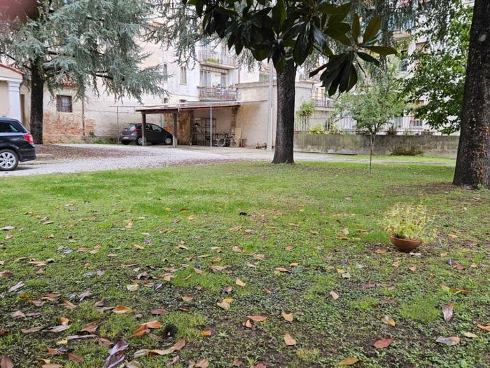Appartamento quadrilocale in vendita in Via Cavour, Centro Storico, Este
