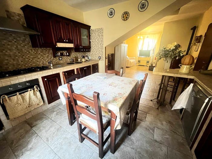 Appartamento con 5 locali in vendita in Via Napoli, Centro, Lenola