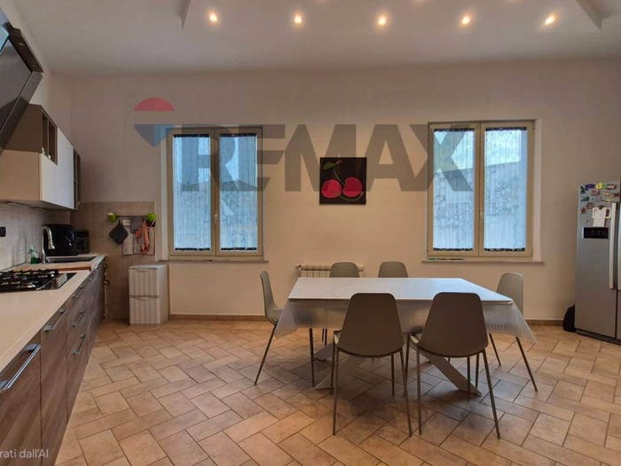 Appartamento con 6 locali in vendita in via Nazario Sauro, Centro, Fucecchio