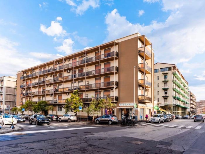Appartamento con 5 locali in affitto in Via Vitaliano Brancati, Vulcania Sanzio, Catania