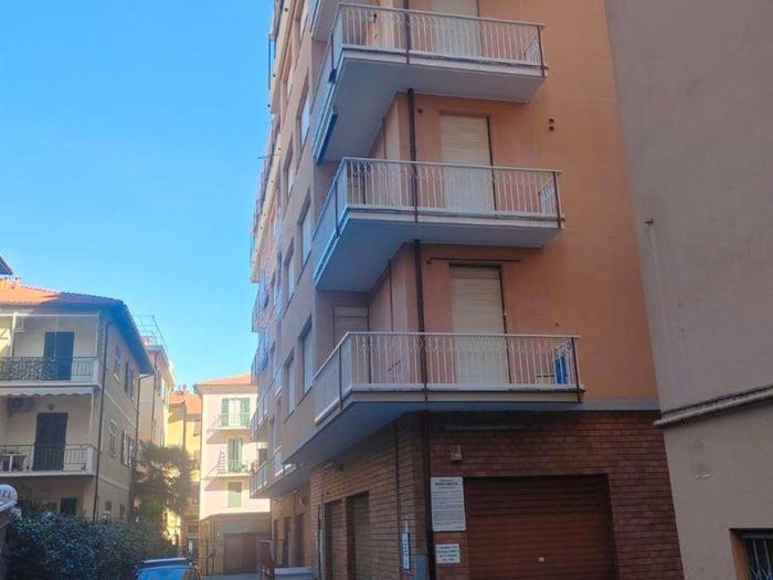 Appartamento trilocale in vendita in Centro Interno Ferrovia, Rapallo