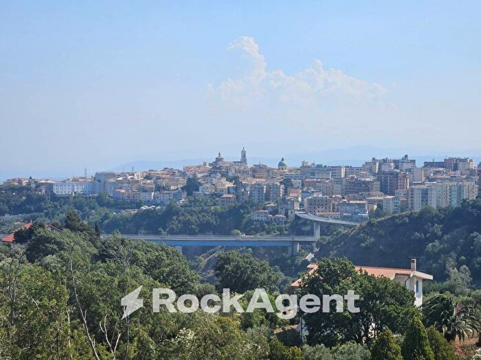 Appartamento con 6 locali in vendita in Via Regina Madre, Siano Cava, Catanzaro