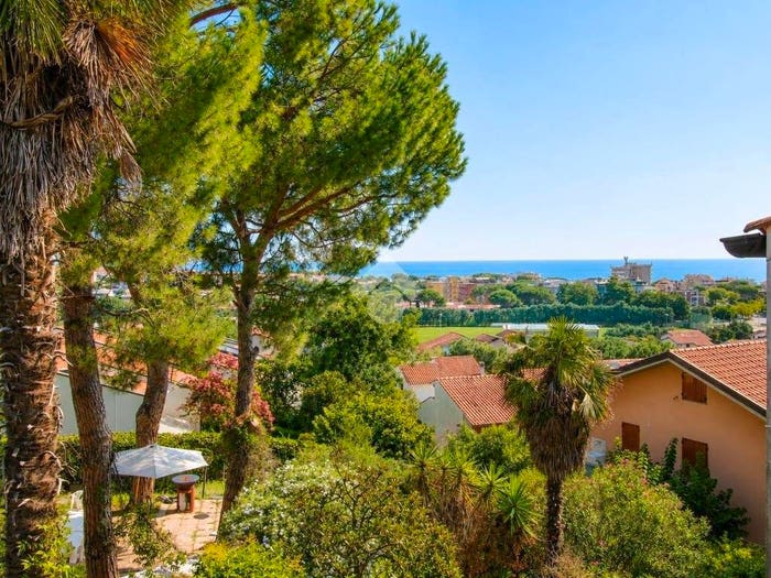 Appartamento trilocale in vendita in Via Amalfi, Marcelli, Numana