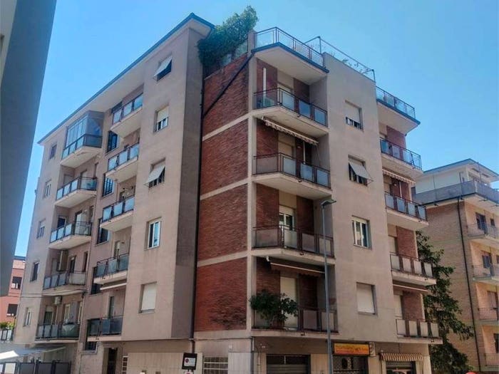 Casa con 6 locali in vendita in Centro, Macerata
