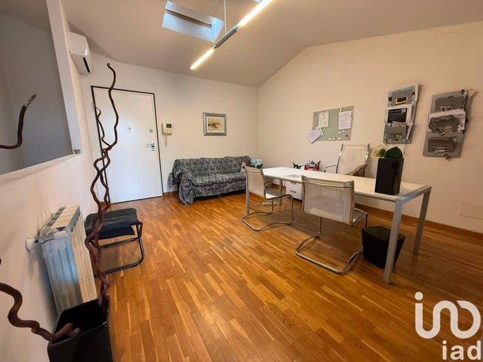 Appartamento con 6 locali in vendita in Via Chiarini, Porta Santo Spirito Stazione, Arezzo