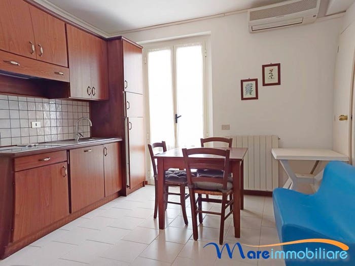 Appartamento quadrilocale in vendita in Via Novembre, Marina di Grosseto, Grosseto