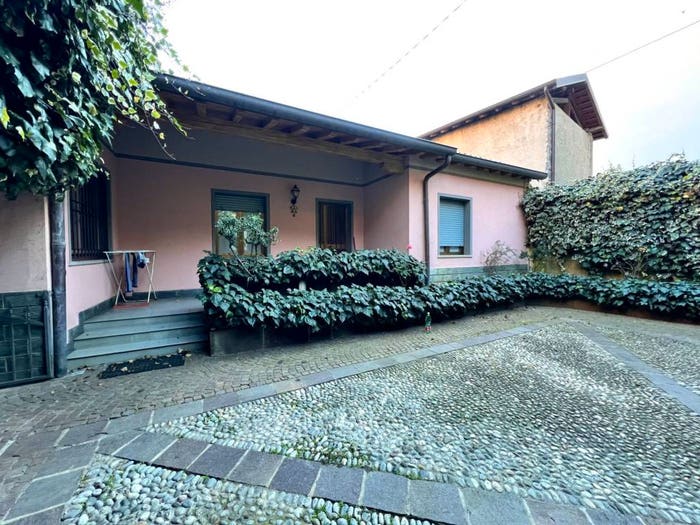 Appartamento bilocale in vendita in Via Sotto Corna, Centro, Albino