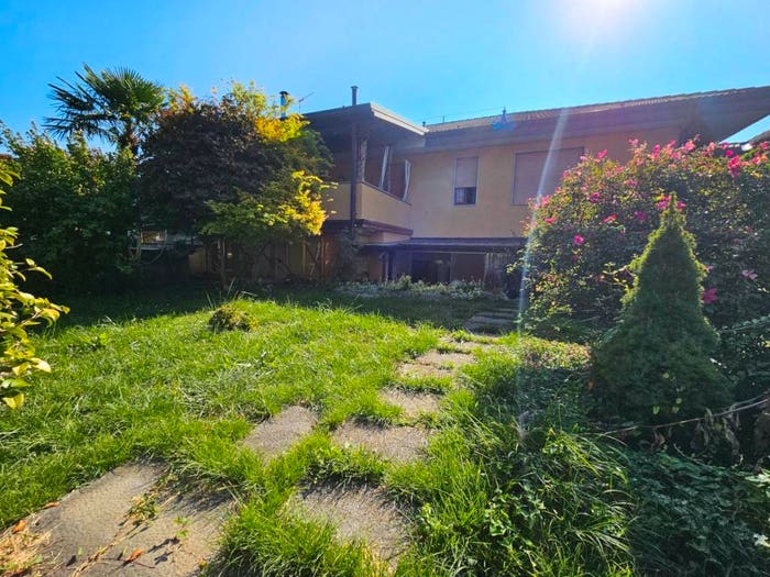 Appartamento trilocale in vendita in Via Novembre, Centro, Vertova