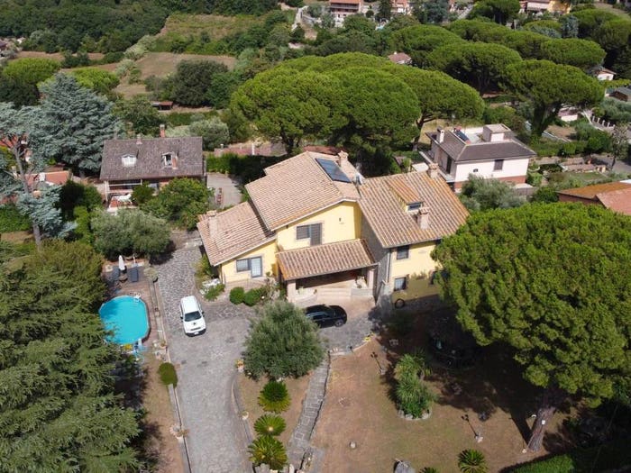 Casa con 6 locali in vendita in VIA MONTE CRESCENZO, Castagnole Due Santi, Marino