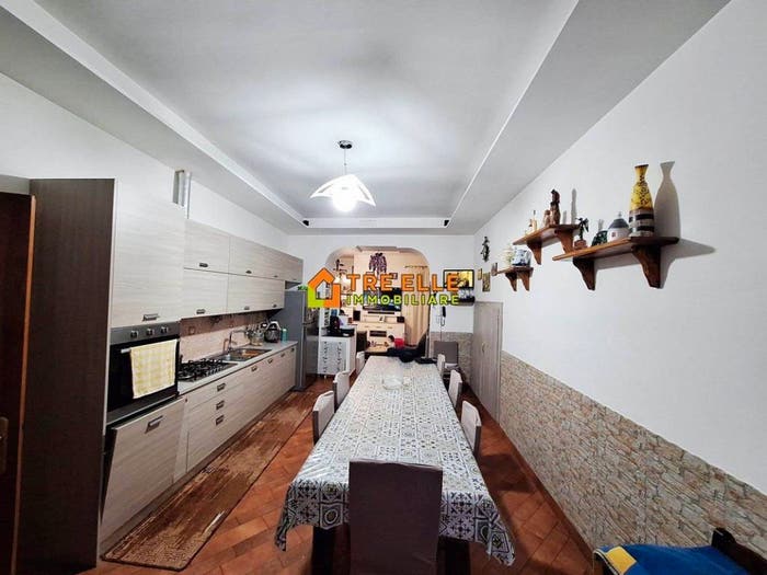 Casa quadrilocale in vendita in Via Vincenzo Caliendo, Centro, Marigliano