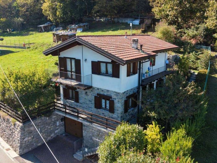 Casa con 6 locali in vendita in Frazione Chempo, Civo