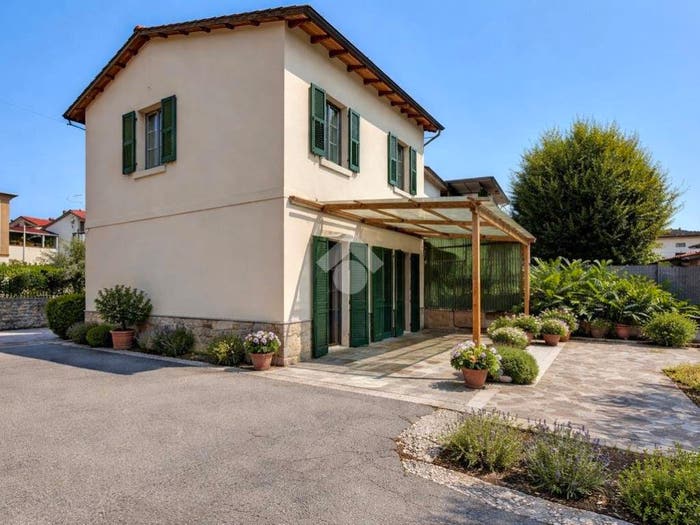 Casa quadrilocale in vendita in Via Baccheretana, Seano, Carmignano