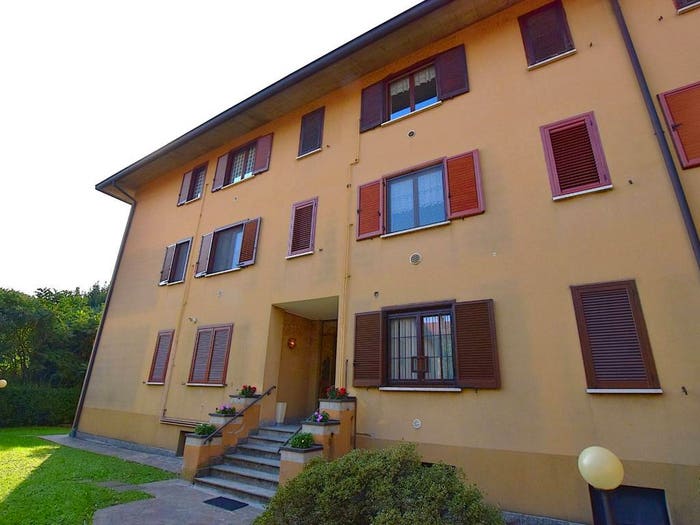 Appartamento trilocale in affitto in Via Aprile, Brugarolo, Merate