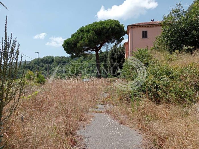 Casa con 6 locali in vendita in Via del Poggio, Sassetta