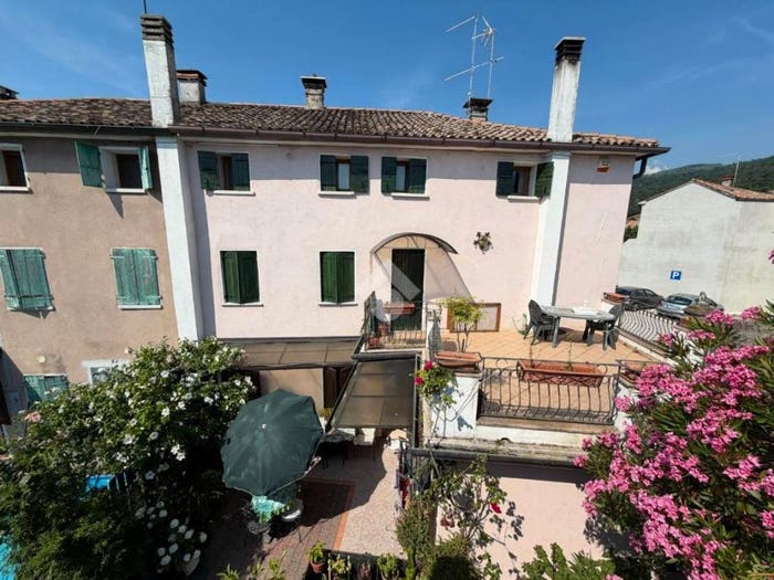 Casa quadrilocale in vendita in Via Molinetto, Centro, Pederobba