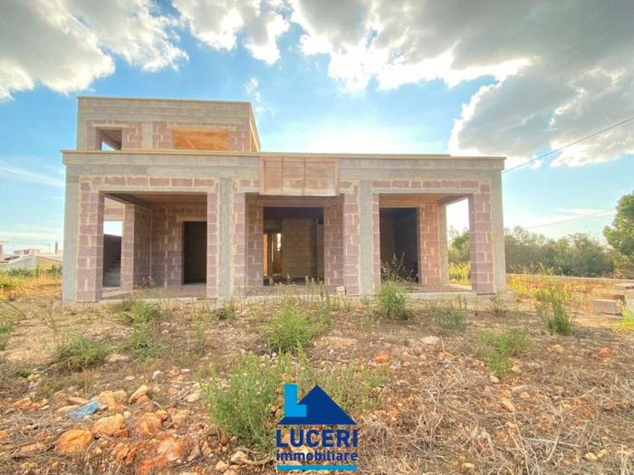 Casa con 5 locali in vendita in Via Provinciale Tuglie, Centro, Parabita