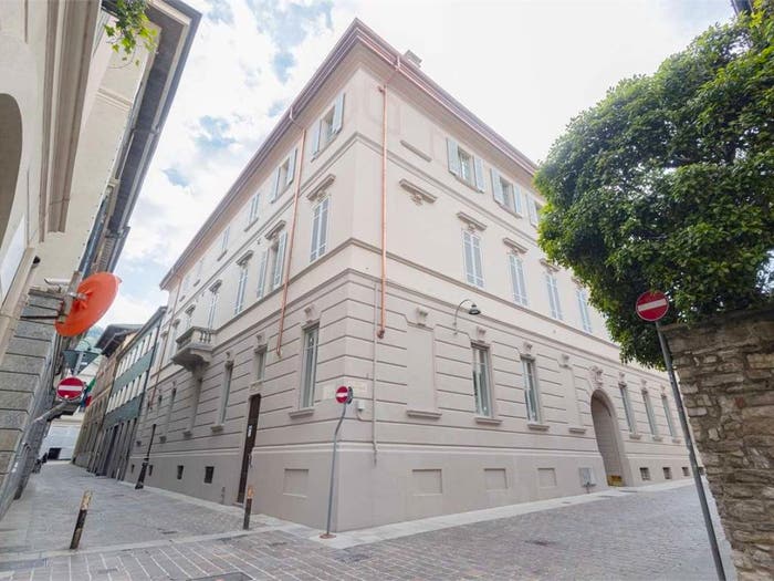 Appartamento con 6 locali in vendita in Via Giuseppe Parini, Centro Storico, Como