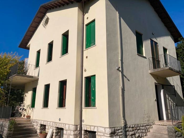 Casa con 6 locali in vendita in Via Giuseppe Garibaldi, Crespano Del Grappa, Pieve del Grappa
