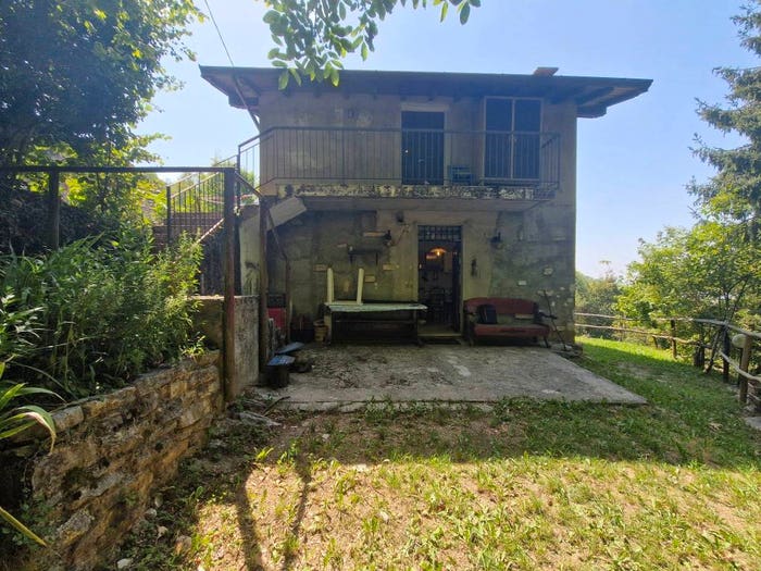 Casa trilocale in vendita in Via Silviane, Brione