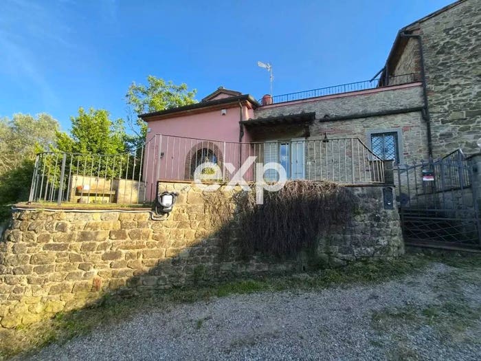 Casa con 6 locali in vendita in località Poggiola, Indicatore, Arezzo
