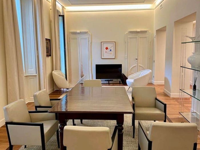 Appartamento trilocale in vendita in San Babila, Milano