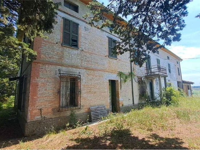 Casa con 6 locali in vendita in San Giovanni Battista, Arcevia