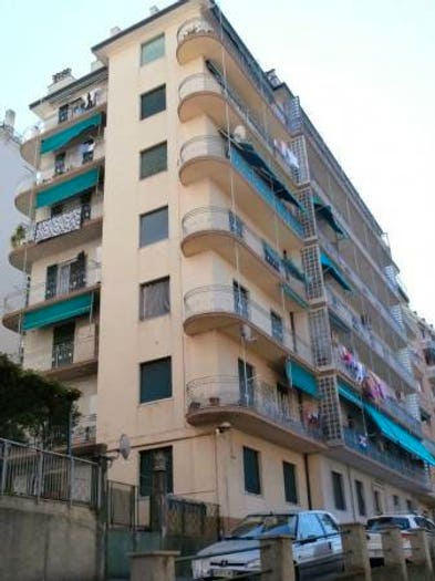 Appartamento con 5 locali in vendita in Via Lodovico Calda, Sestri Ponente, Genova