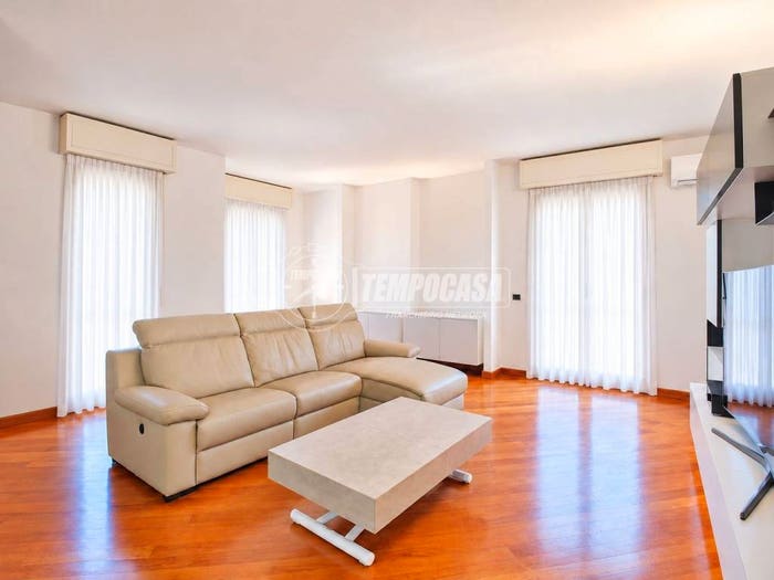 Appartamento trilocale in vendita in Via Scavini, Sacro Cuore, Novara