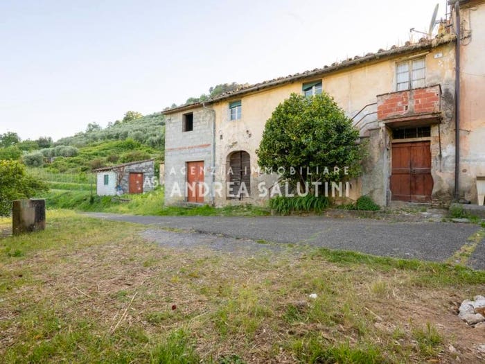 Casa con 6 locali in vendita in Località Dogana di Tiglio, Bientina