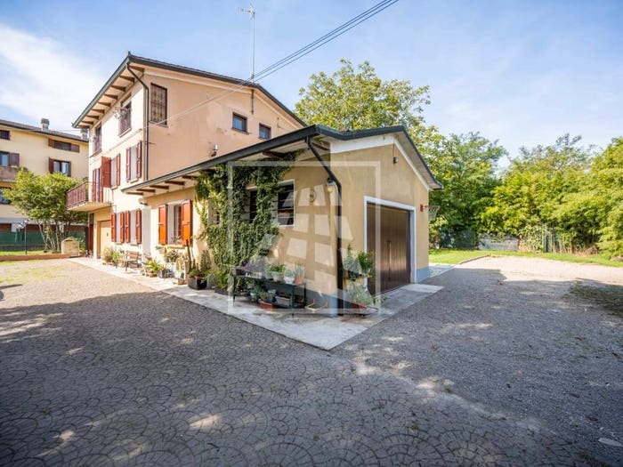 Casa con 6 locali in vendita in Via Dante Freddi, San Bartolomeo, Reggio Emilia