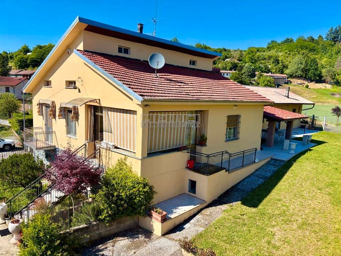 Casa con 6 locali in vendita in Via Monsignor Schierano, Villa San Secondo
