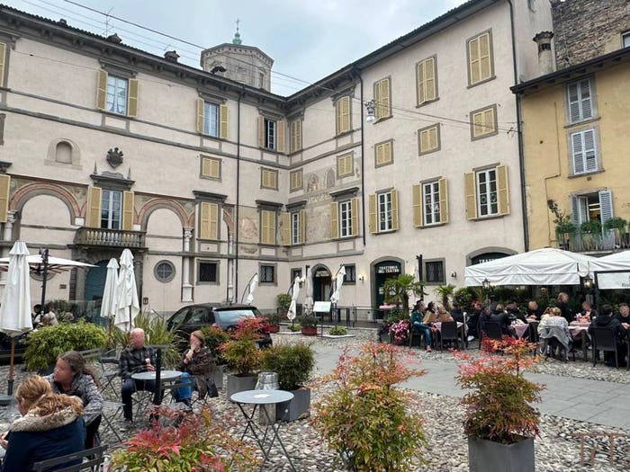 Appartamento con 5 locali in vendita in Piazza Lorenzo Mascheroni, Duomo Piazza Vecchia, Bergamo