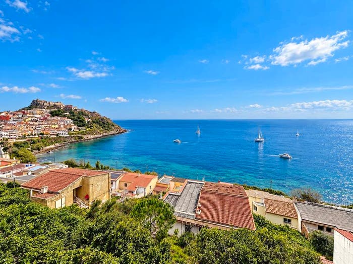 Appartamento trilocale in vendita in Via Sedini, Centro, Castelsardo