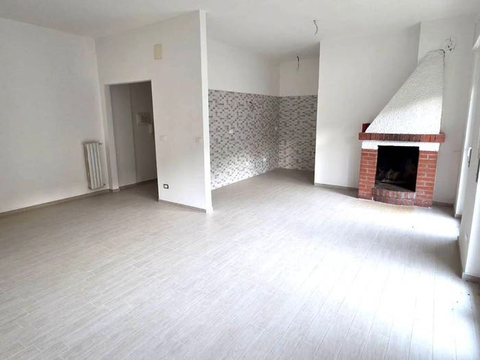 Appartamento con 5 locali in vendita in SS, Centro, Loreto Aprutino